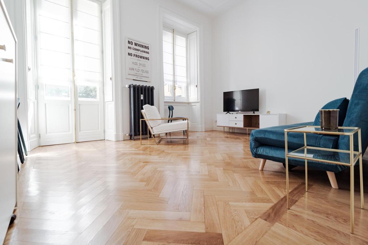 Leopardi21 Appartement Milaan Buitenkant foto